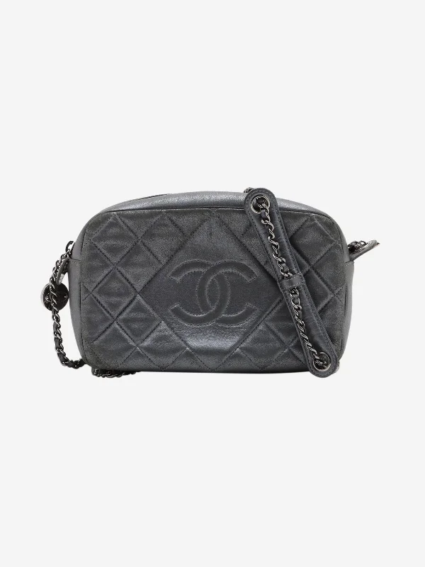 Shoulder Bag with Chain Strap in Silver for a Trendy AppearanceGrey 2014 lambskin quilted chain shoulder bag